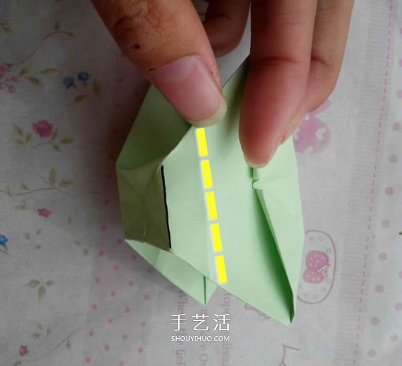 钻石玫瑰的折法图解 怎么折钻石玫瑰的教程 -  www.shouyihuo.com