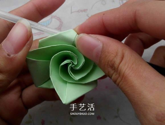 钻石玫瑰的折法图解 怎么折钻石玫瑰的教程 -  www.shouyihuo.com
