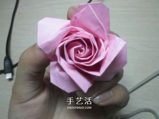 如何折叠玫瑰花图解 玫瑰花的折法简单易学 -  www.shouyihuo.com