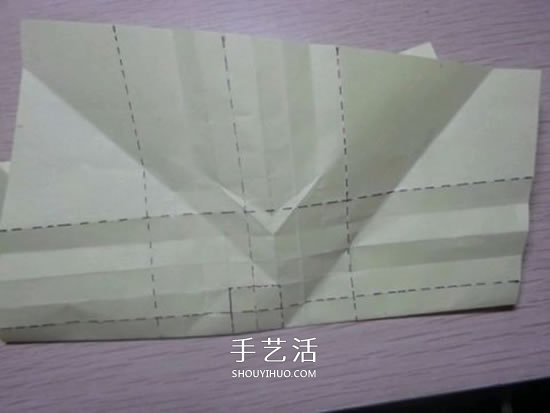 如何折叠玫瑰花图解 玫瑰花的折法简单易学 -  www.shouyihuo.com