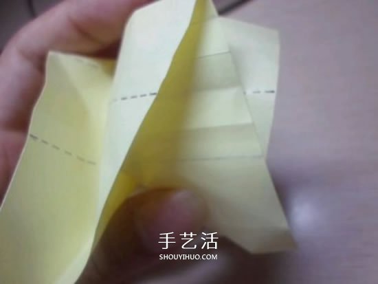 如何折叠玫瑰花图解 玫瑰花的折法简单易学 -  www.shouyihuo.com