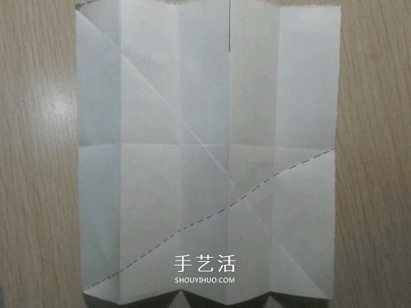 如何折叠玫瑰花图解 玫瑰花的折法简单易学 -  www.shouyihuo.com