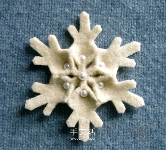 18种不织布雪花图片 手工布艺制作雪花大全 -  www.shouyihuo.com