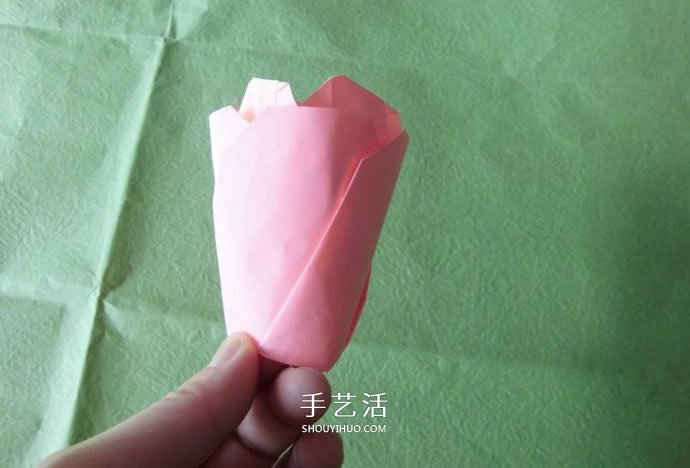 酒杯玫瑰的折法图解 手工折纸酒杯玫瑰过程 -  www.shouyihuo.com