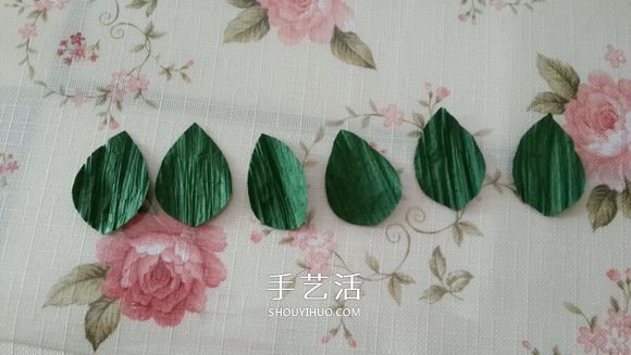 皱纹纸做玫瑰花的过程 简易皱纹纸玫瑰做法 -  www.shouyihuo.com