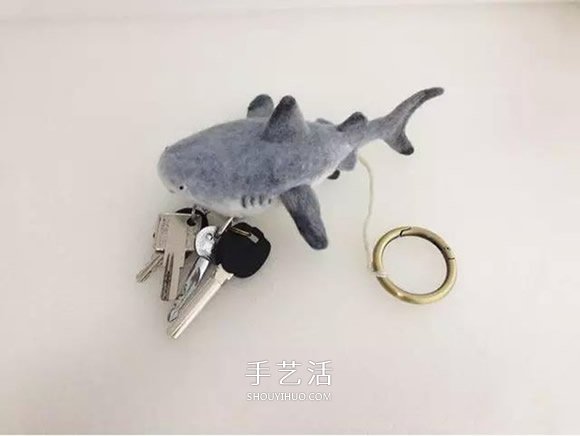 羊毛毡鲨鱼钥匙包DIY 羊毛毡钥匙包的制作方法 -  www.shouyihuo.com
