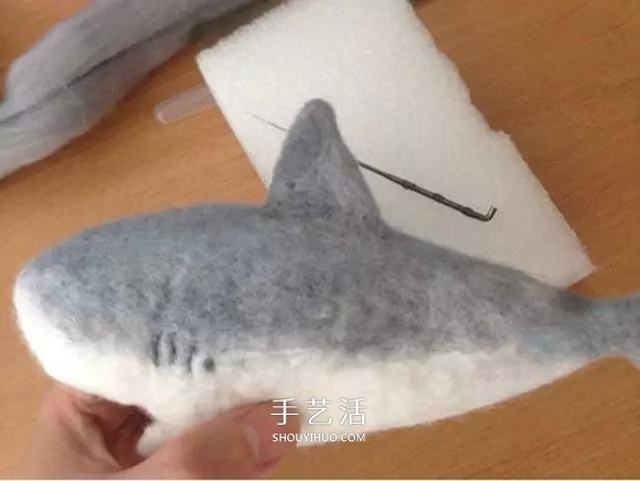 羊毛毡鲨鱼钥匙包DIY 羊毛毡钥匙包的制作方法 -  www.shouyihuo.com