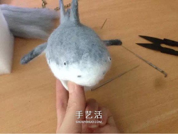 羊毛毡鲨鱼钥匙包DIY 羊毛毡钥匙包的制作方法 -  www.shouyihuo.com