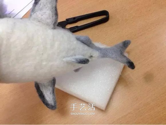 羊毛毡鲨鱼钥匙包DIY 羊毛毡钥匙包的制作方法 -  www.shouyihuo.com