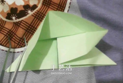 手工纸烟花的折法图解 折纸烟花的方法步骤图 -  www.shouyihuo.com