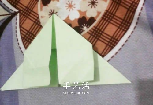手工纸烟花的折法图解 折纸烟花的方法步骤图 -  www.shouyihuo.com