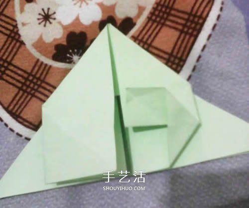 手工纸烟花的折法图解 折纸烟花的方法步骤图 -  www.shouyihuo.com