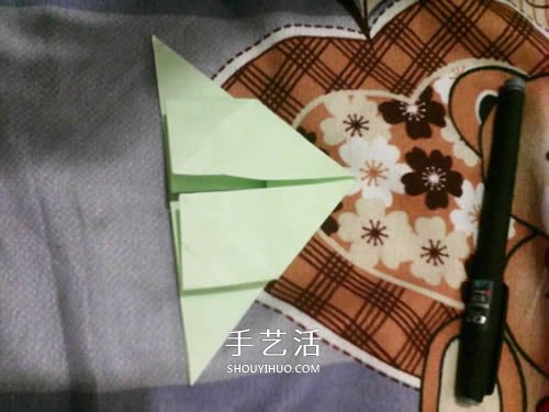 手工纸烟花的折法图解 折纸烟花的方法步骤图 -  www.shouyihuo.com