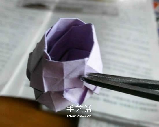 贝利尔玫瑰的折法图解 怎么折纸贝利尔玫瑰 -  www.shouyihuo.com