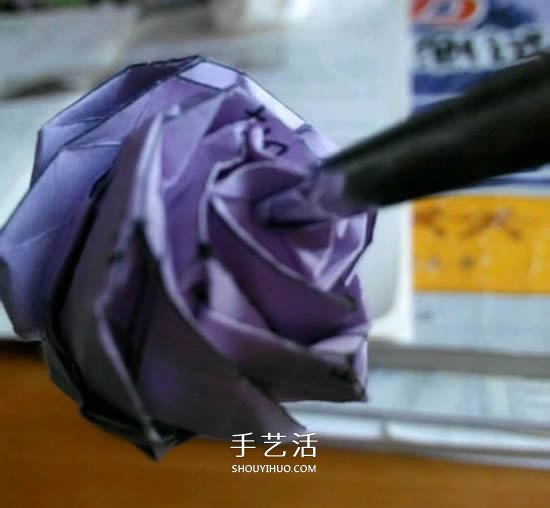 贝利尔玫瑰的折法图解 怎么折纸贝利尔玫瑰 -  www.shouyihuo.com