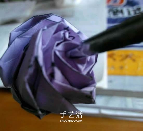 贝利尔玫瑰的折法图解 怎么折纸贝利尔玫瑰 -  www.shouyihuo.com