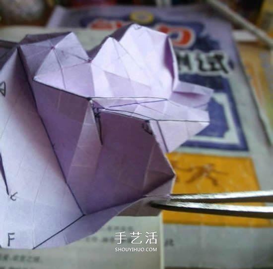 贝利尔玫瑰的折法图解 怎么折纸贝利尔玫瑰 -  www.shouyihuo.com