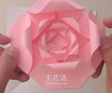 扁平玫瑰花的折法图解 组合式平玫瑰折纸教程 -  www.shouyihuo.com