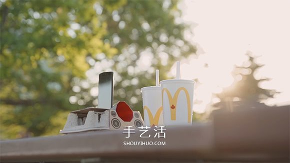 不再用完就丢！麦当劳纸杯架做成不插电喇叭 -  www.shouyihuo.com