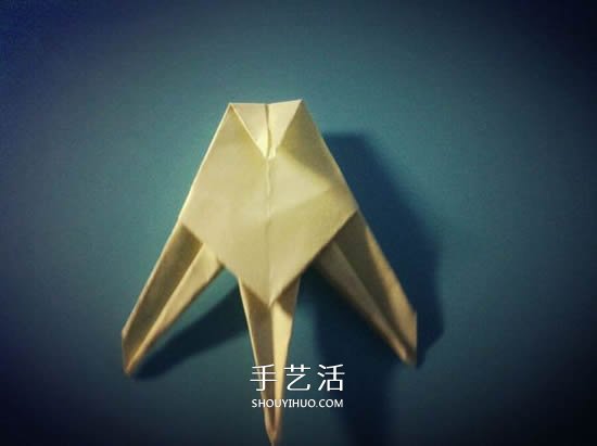 简单蜂鸟的折纸方法 手工折纸蜂鸟图解教程 -  www.shouyihuo.com