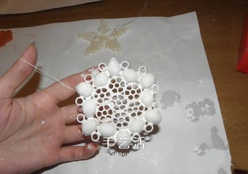 意大利面制作雪花挂饰 自制意大利面雪花方法 -  www.shouyihuo.com