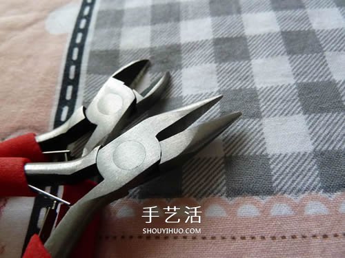 金属丝DIY星云戒指图解 自制金属丝戒指的方法 -  www.shouyihuo.com