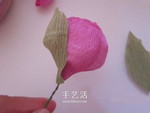 皱纹纸糖果花的做法 皱纹纸玫瑰花手工制作 -  www.shouyihuo.com