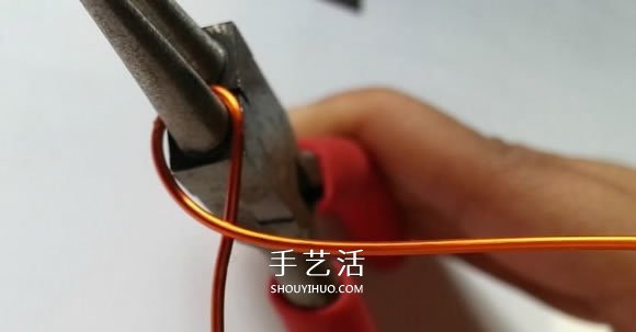 金属丝制作高音符戒指 自制优雅戒指的方法 -  www.shouyihuo.com