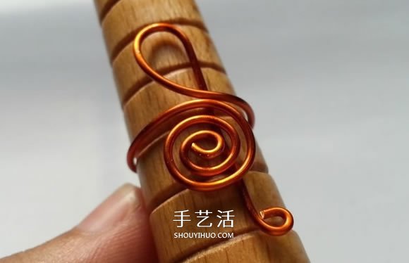 金属丝制作高音符戒指 自制优雅戒指的方法 -  www.shouyihuo.com