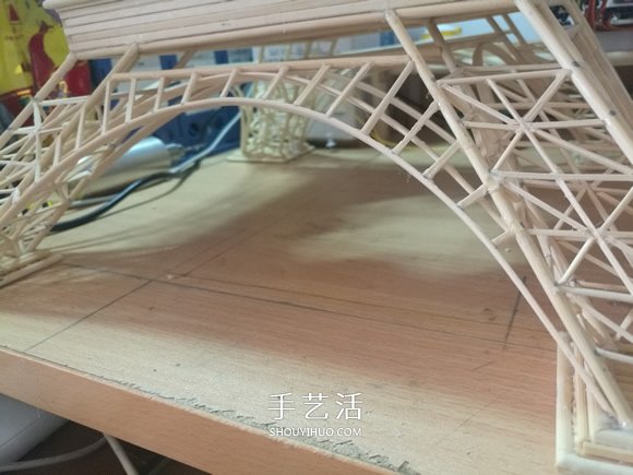 竹签手工制作埃菲尔铁塔模型的详细图解教程 -  www.shouyihuo.com