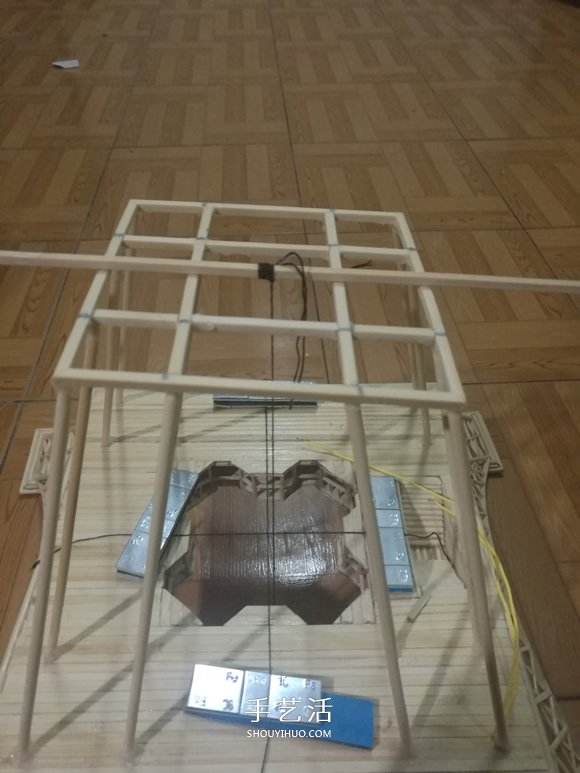 竹签手工制作埃菲尔铁塔模型的详细图解教程 -  www.shouyihuo.com
