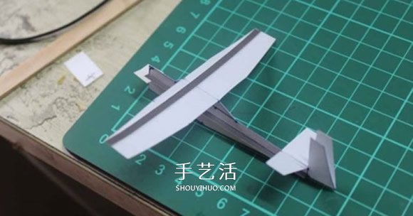 滑翔机模型的制作方法 卡纸做滑翔机模型图解 -  www.shouyihuo.com
