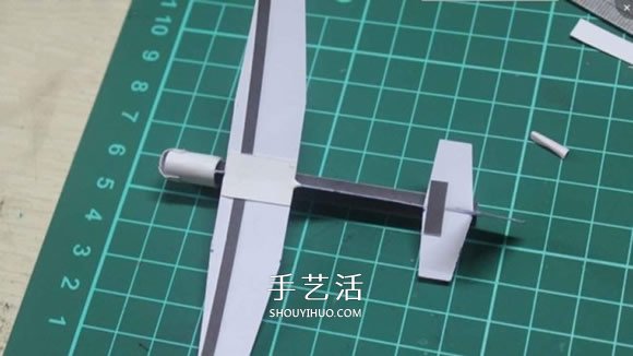 滑翔机模型的制作方法 卡纸做滑翔机模型图解 -  www.shouyihuo.com