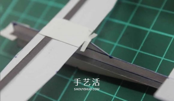 滑翔机模型的制作方法 卡纸做滑翔机模型图解 -  www.shouyihuo.com