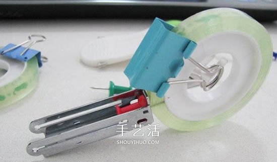 办公用品手工制作摩托车模型的方法图解 -  www.shouyihuo.com