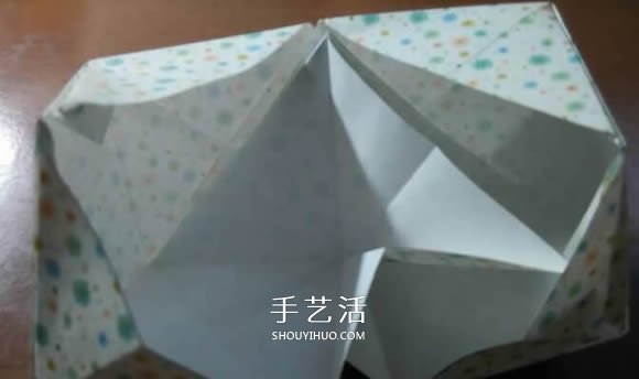 好玩魔术盒的折法图解 可收缩盒子的折法步骤 -  www.shouyihuo.com