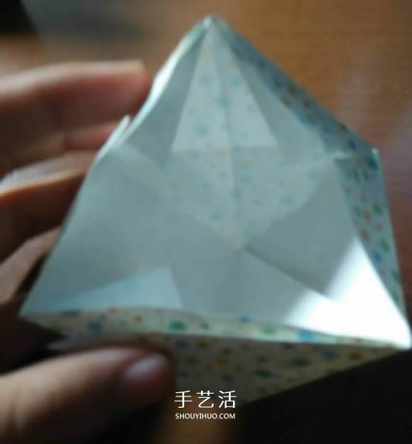 好玩魔术盒的折法图解 可收缩盒子的折法步骤 -  www.shouyihuo.com