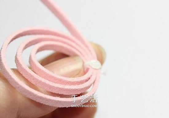 羊皮绒制作蜗牛发卡图解 可爱又美丽发饰DIY -  www.shouyihuo.com