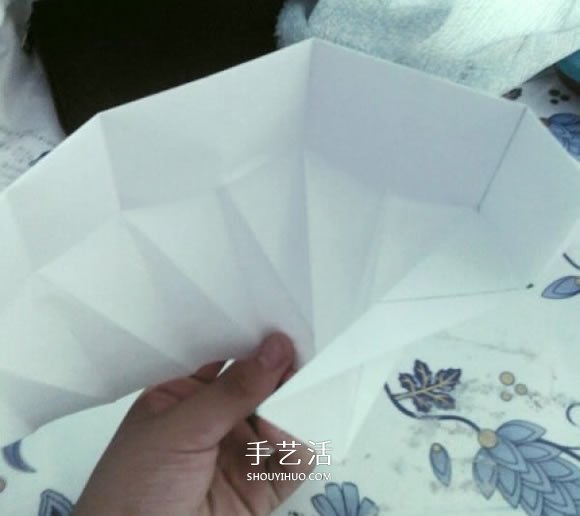 简单高脚杯的折法图解 折纸红酒杯的方法教程 -  www.shouyihuo.com