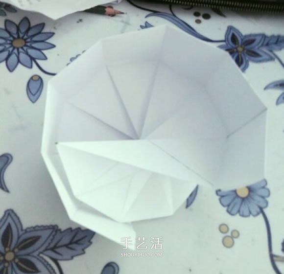 简单高脚杯的折法图解 折纸红酒杯的方法教程 -  www.shouyihuo.com