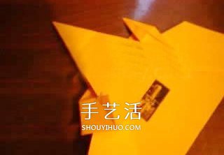 好看纸飞机的折法 儿童折漂亮飞机的图解教程 -  www.shouyihuo.com