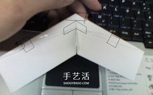 B-2轰炸机的折法图解 折纸隐形轰炸机的方法 -  www.shouyihuo.com