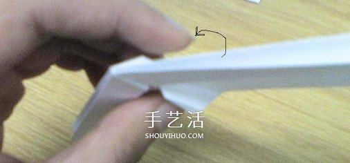 B-2轰炸机的折法图解 折纸隐形轰炸机的方法 -  www.shouyihuo.com