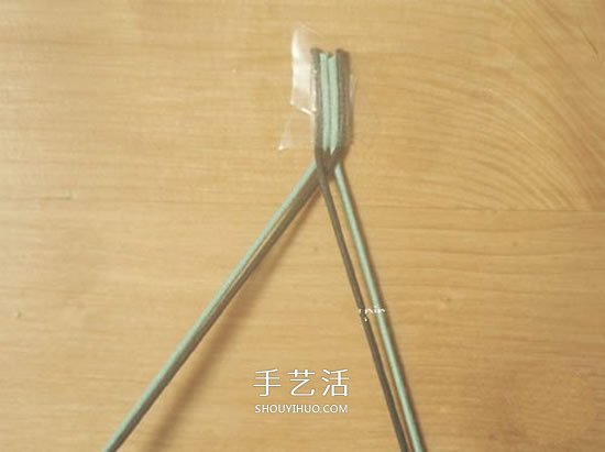 四股绳手链编法图解 四根绳子编手链的教程 -  www.shouyihuo.com