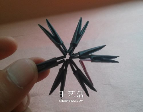 三角插折纸基础教程：加角的方法图解 -  www.shouyihuo.com