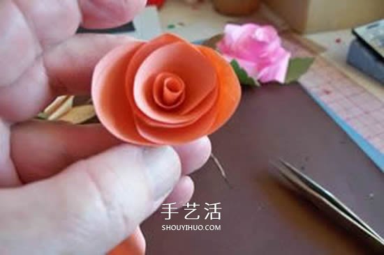 卡纸玫瑰花的做法图解 简单彩色纸玫瑰制作 -  www.shouyihuo.com