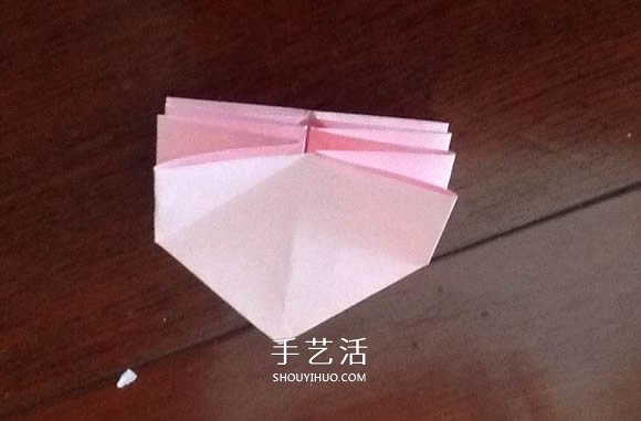 小清新旋转玫瑰的折法 带图解和实拍步骤 -  www.shouyihuo.com