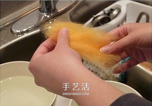 羊毛毡插花装饰品DIY 只要把羊毛搓成球就可以 -  www.shouyihuo.com