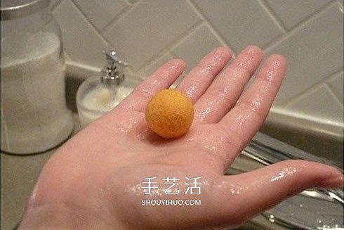羊毛毡插花装饰品DIY 只要把羊毛搓成球就可以 -  www.shouyihuo.com