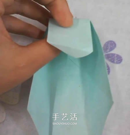 带盖方形包装盒的折法 还包括盒盖上的蝴蝶结 -  www.shouyihuo.com